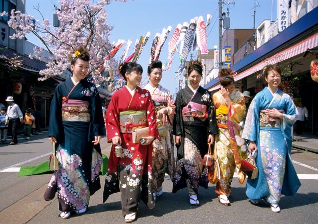 Japanreisen, Münchina, Kimono, Kirschblüten, Frühjahr